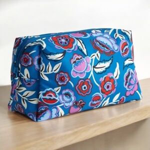 Vera Bradley Bubbly Flowers Blue Cosmetic Bag